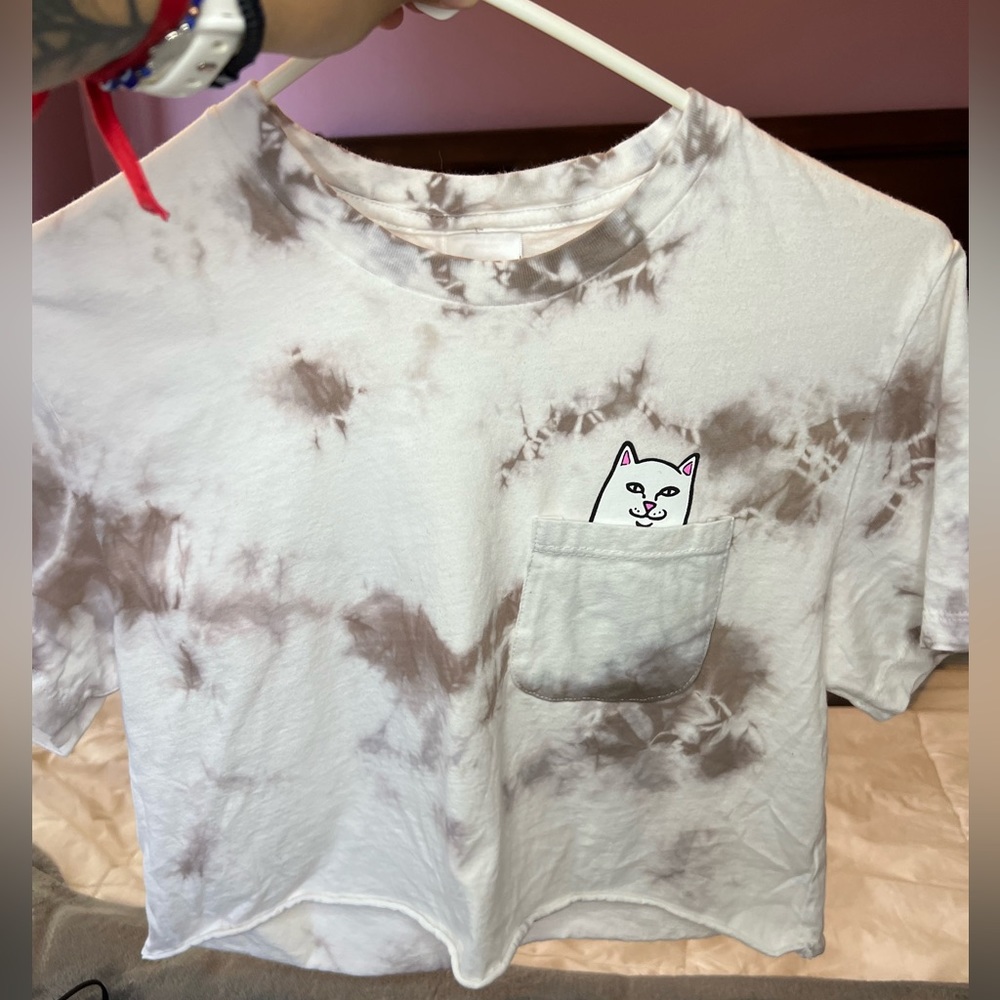 Size Medium Rip N Dip Cat crop top, marble style , light weight , flows
